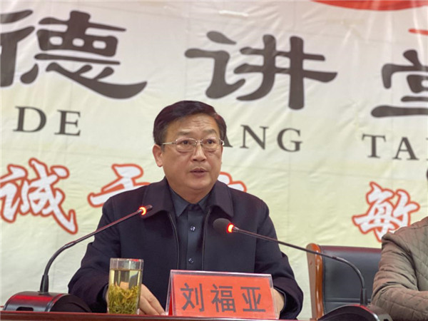 才智培育梦想 汗水浇灌希望 -记项城中专音幼、服装、旅游专业部期中考试及省技能大赛总结表彰大会