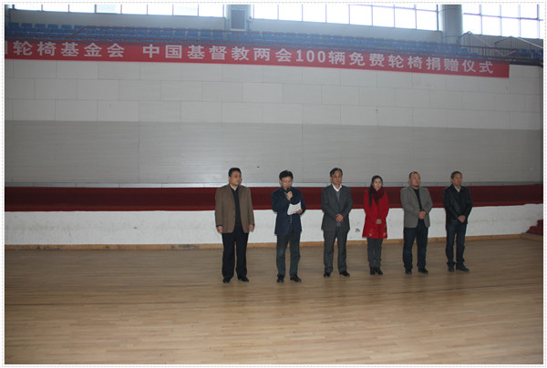 我校青年志愿者助力残疾人活动