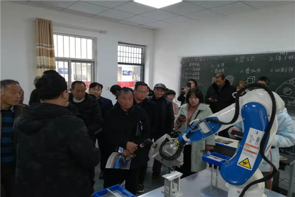 机电专业部扶贫宣传报道