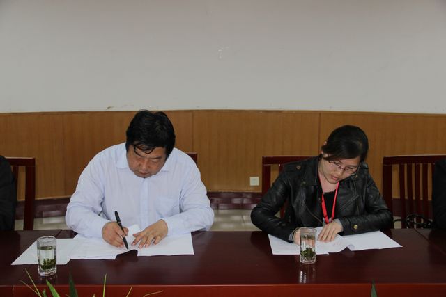 多宝·duobao官方网站-登录入口与淮安中哲集团隆重举行校企合作签约仪式