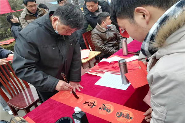 喜迎新春送春联 丹青翰墨尽芬芳 ——多宝·duobao官方网站-登录入口开展“书法艺术进校园”活动